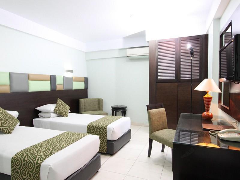 Hotel Alma Джакарта Екстериор снимка