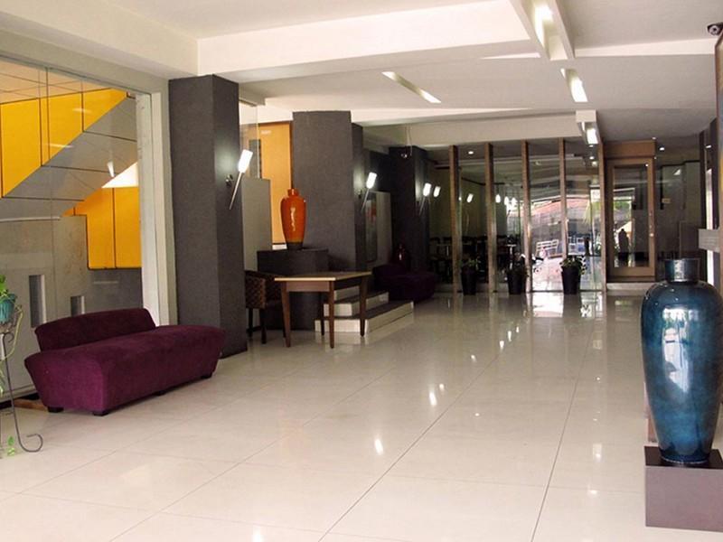 Hotel Alma Джакарта Екстериор снимка