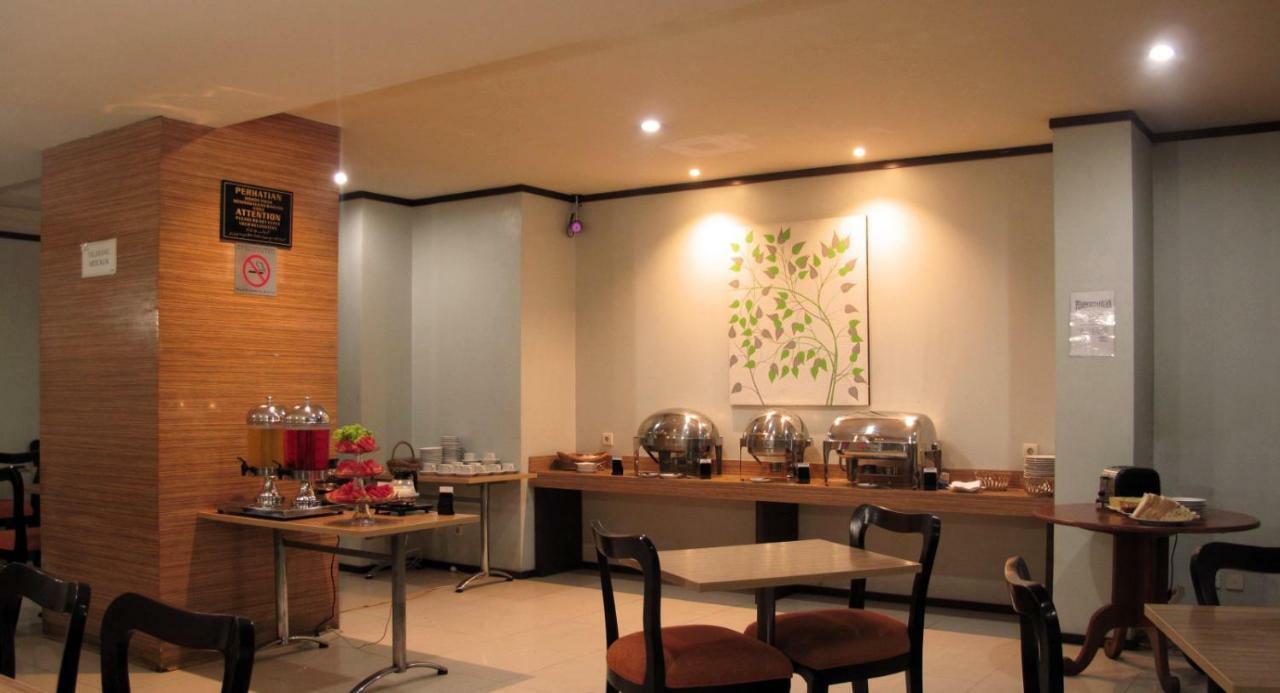 Hotel Alma Джакарта Екстериор снимка